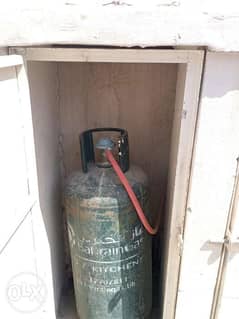Bahrain gas cylinder with regulator 2 nos 0