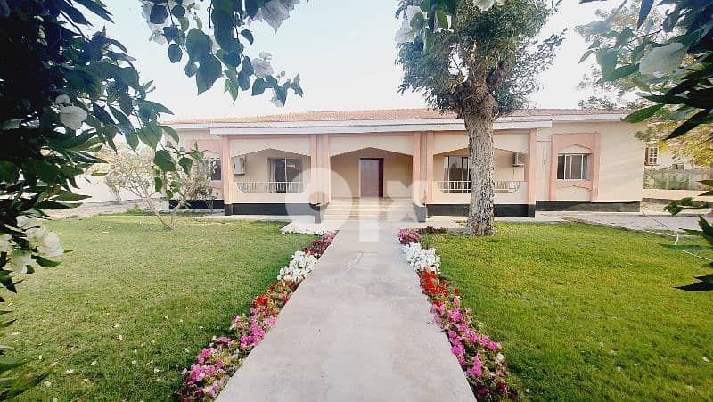 single storey 4 bedroom villa with private garden 0