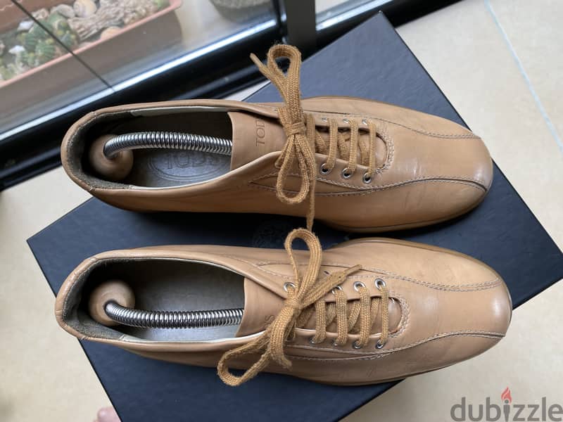Authentic Tods Snickers 5