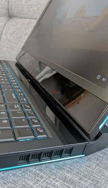 Dell Alienware  i7 24GB 1.25TBSSD Gaming laptop 3