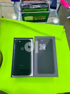 iPhone 8 64gb with box and all accessories original 0