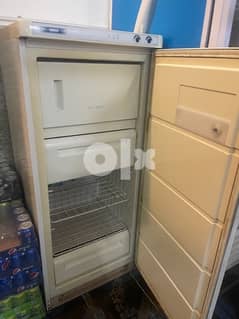 refrigerator/fridge /freezer good condition 0