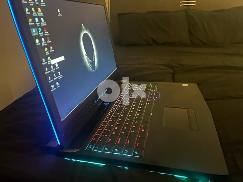Dell Alienware  17 R4 gaming Laptop 1080p Full Hd for sale 10