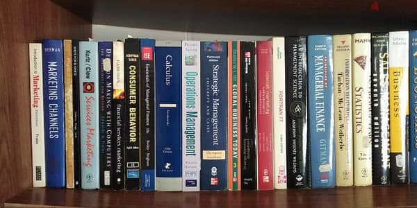 For sale used university books للبيع كتب جامعية مستعملة