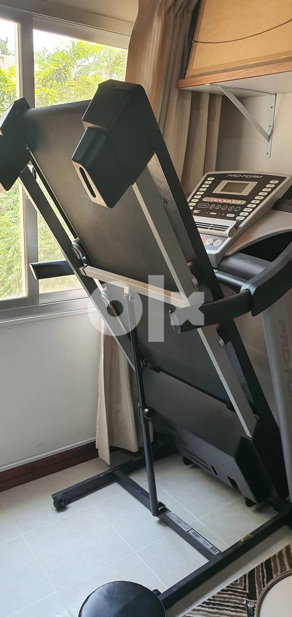 TREADMILL HEAVY DUTY LIKE BRAND NEW BARELY USED Sporting Goods