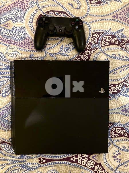 Playstation 4 مستخدم بحالة ممتازه in excellent condition 0