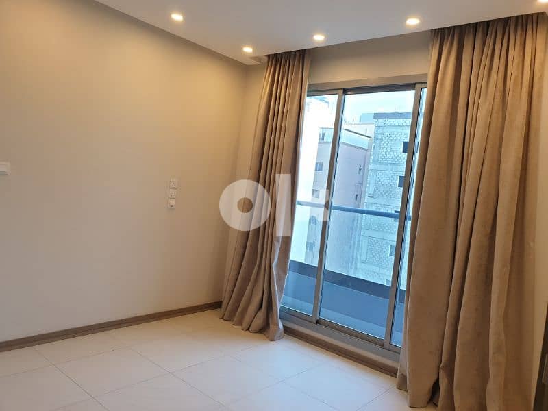 modern 2 bedroom flat semi Furnished in Hidd mob. (33180618) 7