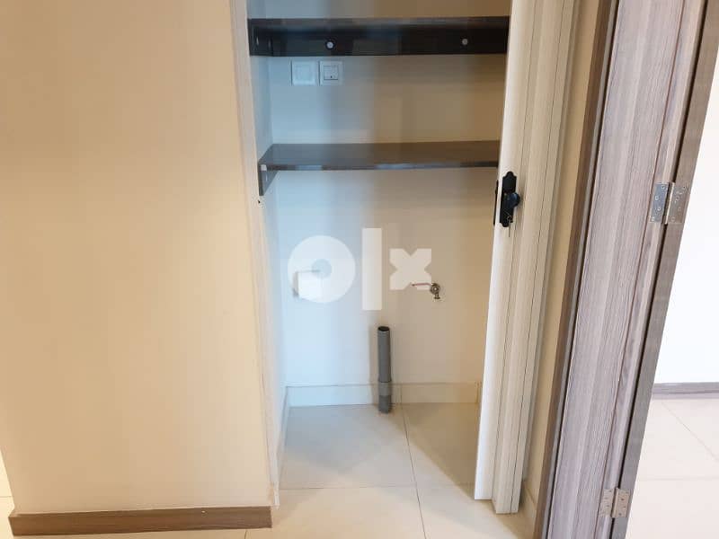 modern 2 bedroom flat semi Furnished in Hidd mob. (33180618) 9