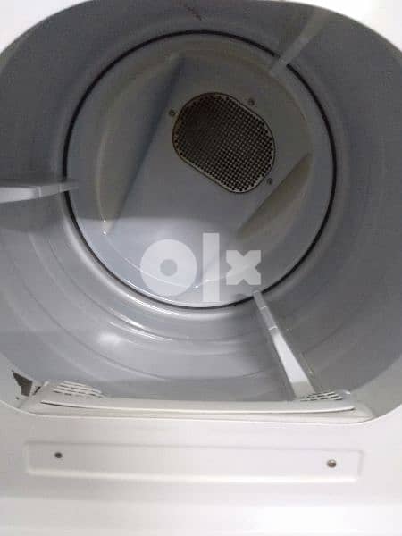 Kelvinator  15 kg dryer good condition bist working 1