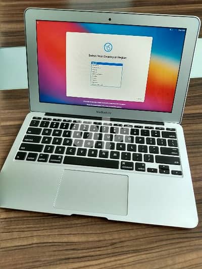 MacBook air 2014 ram 4gb 120 GB SSD 11 inch very good condition