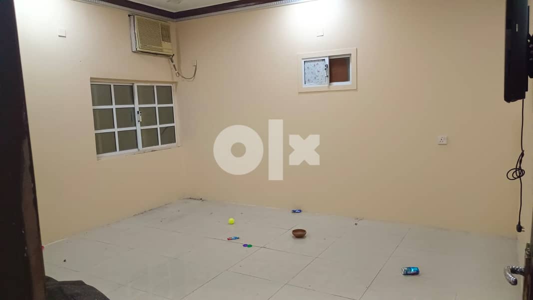 For rent 3 bedroom flat in Isa Town 1