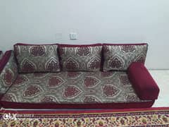Majlis 4 pieces with back pillow : 30 bd 0