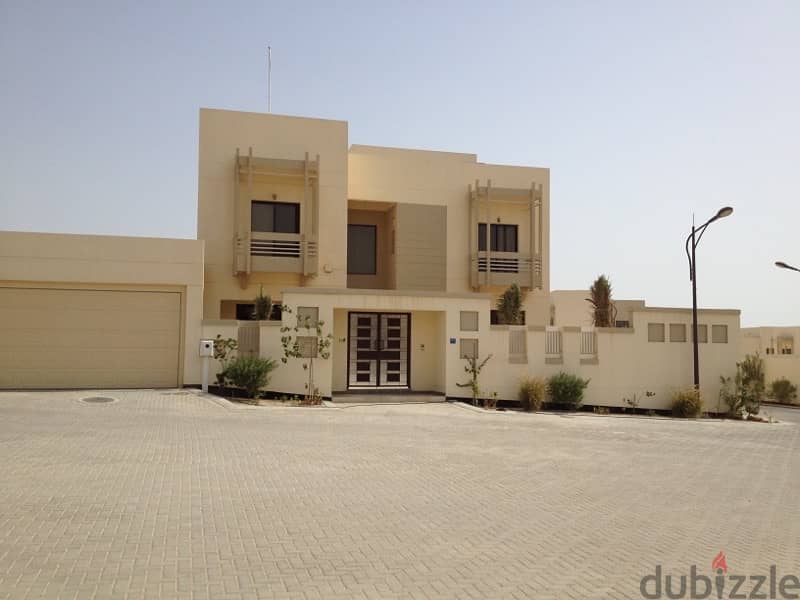 Alareen Villa for sale للبيع فيلا في العرين 4