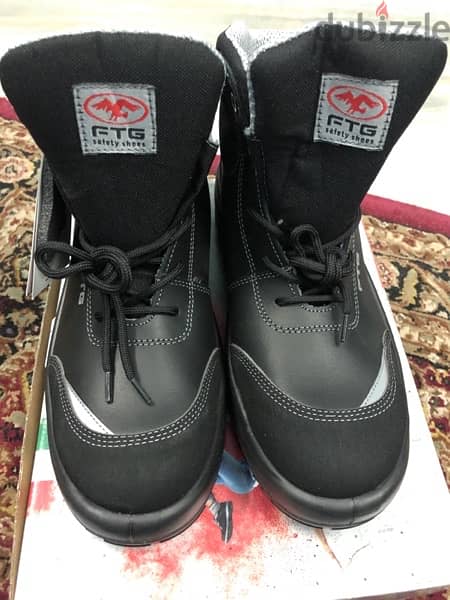 Brand new safety boots Size - 42. 0