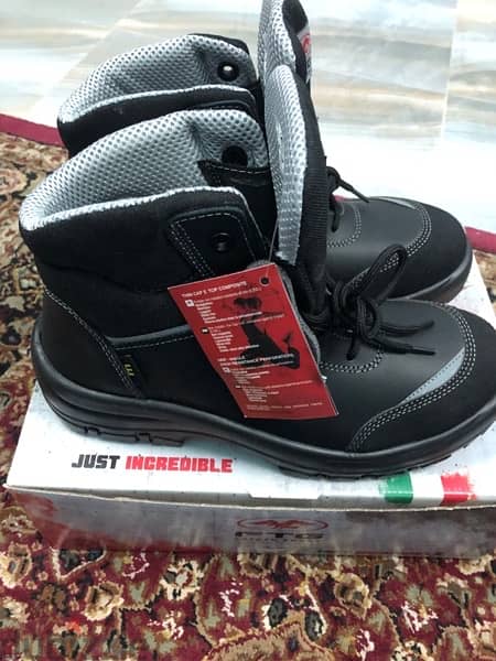 Brand new safety boots Size - 42. 1