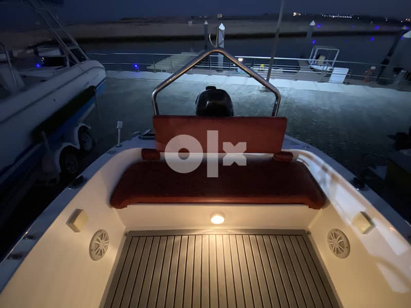 BOAT FOR SALE - 25 FT Spartan with Four Stroke Suzuki 140 HP Engine 8