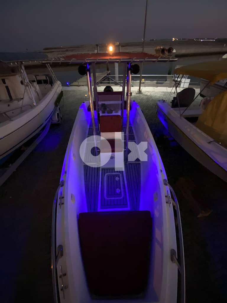 BOAT FOR SALE - 25 FT Spartan with Four Stroke Suzuki 140 HP Engine 9