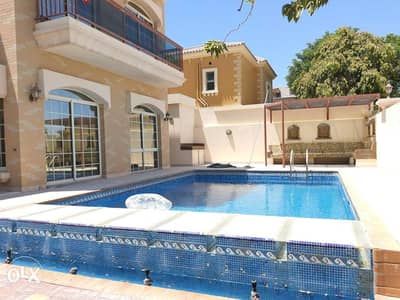 Beautiful 5 Bedroom Two Storey /private Villa /private Pool