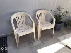 2 Patio chairs 0