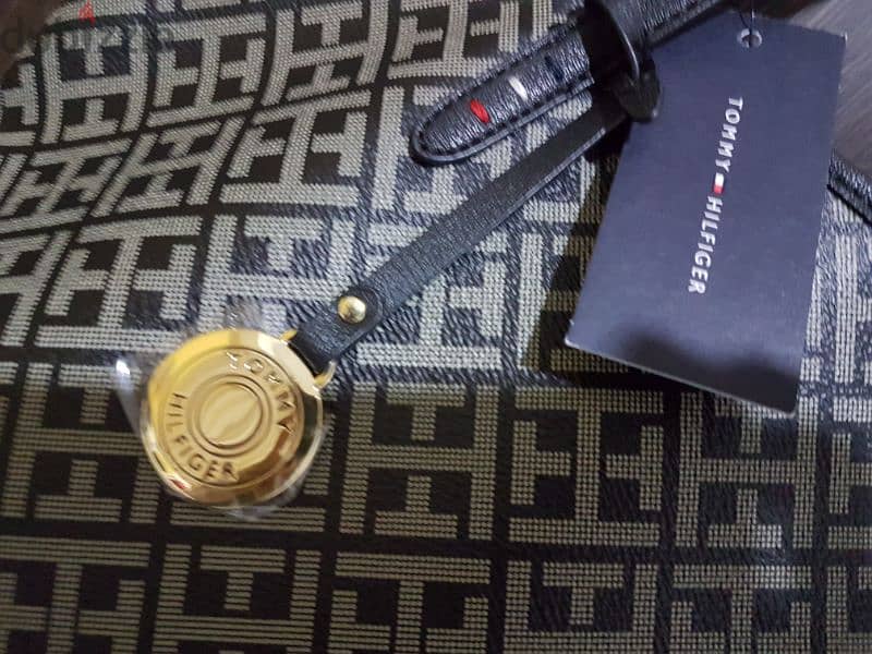 Tommy Hilfiger bag new and original with tag 3
