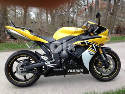 YAMAHA R1LE