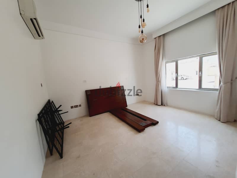 Beautiful 4 bedroom villa for rent with inclusive ( hamala) 5