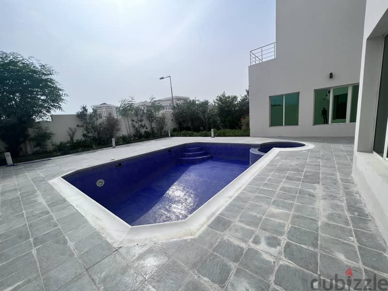 Modern / Bright Villa With Pvt Pool Close to Bsb 12