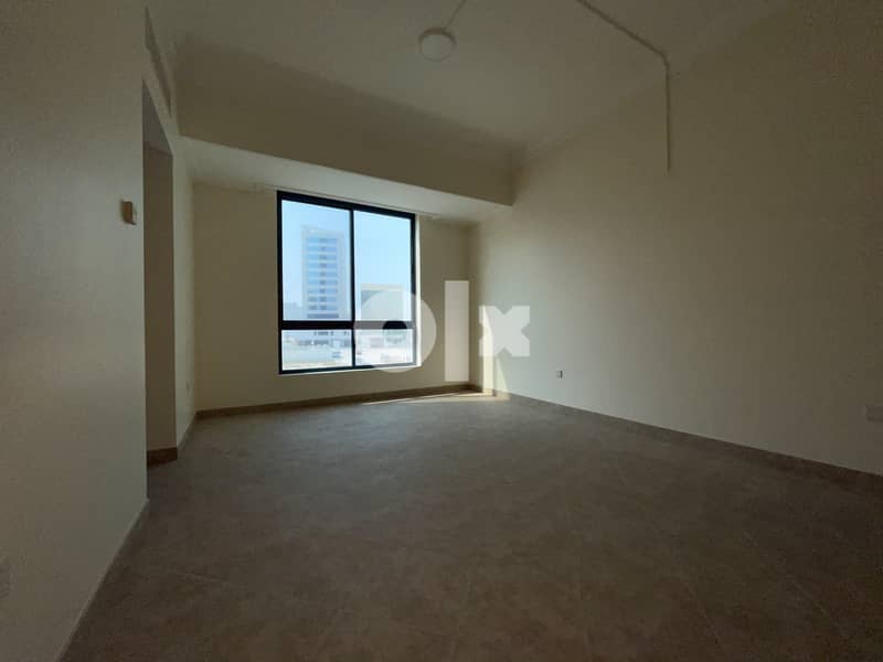 Office l Semi-Fitted l Bright l Spacious 10
