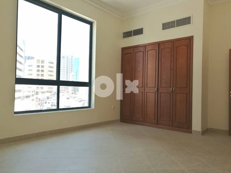 Office l Semi-Fitted l Bright l Spacious 4