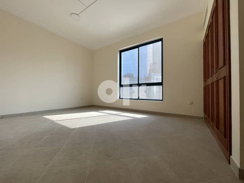 Office l Semi-Fitted l Bright l Spacious 6