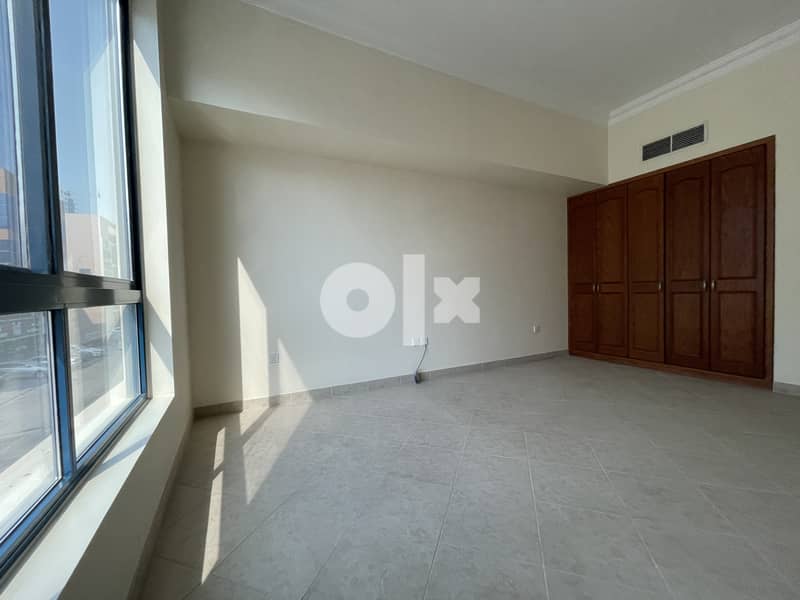 Office l Semi-Fitted l Bright l Spacious 7