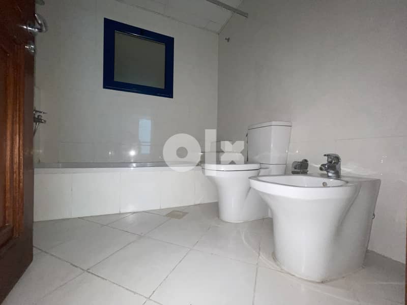 Office l Semi-Fitted l Bright l Spacious 11