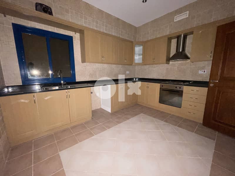Office l Semi-Fitted l Bright l Spacious 13