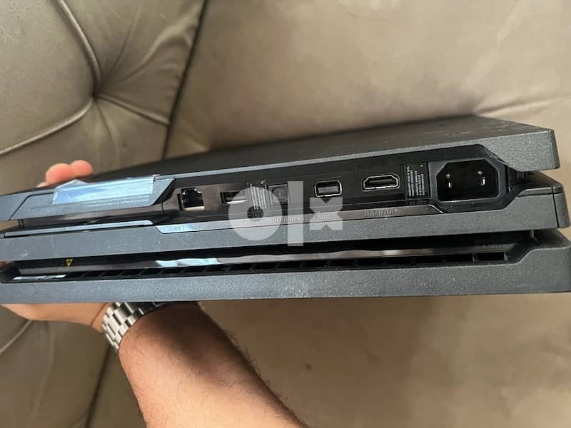 PlayStation 4 Pro - Good condition - Seal not open 1