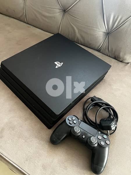 PlayStation 4 Pro - Good condition - Seal not open 2