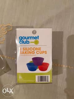 New Gourmet Club Silicone 8 Cupcake cases and Cake dish 0