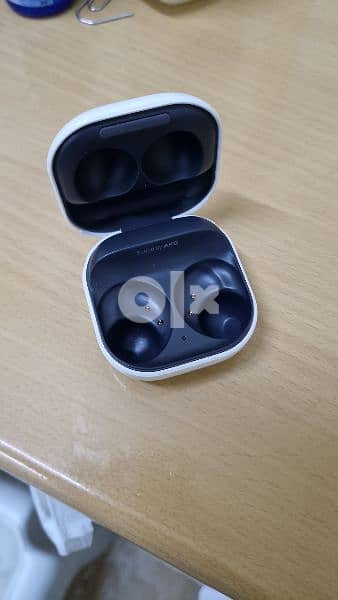 Galaxy Buds 2 (Charging Pod/Case Only) 2