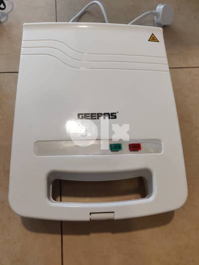 Geepas electric grill and sandwich maker