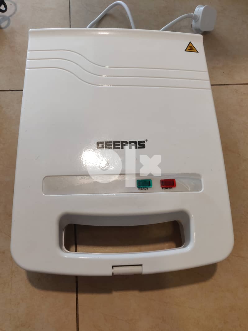 Geepas electric grill and sandwich maker 0