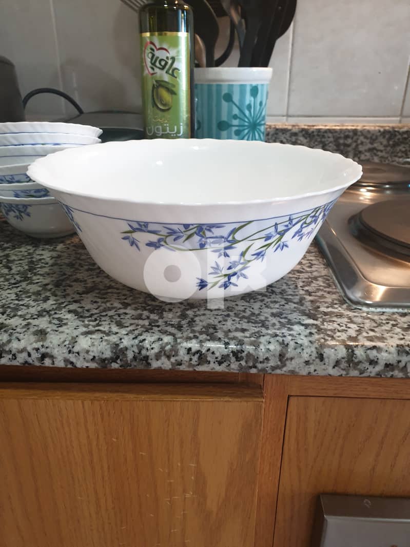 1 large bowl + 6 dessert bowls 1