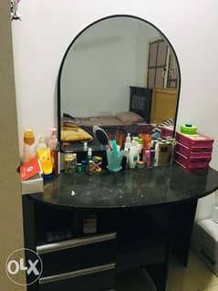 Dressing table with stool 0