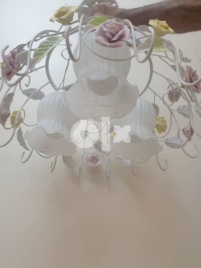 ثريات للبيع قطعتين  30 دينار فقط chandeliers for sale 2 pieces