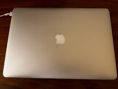 Macbook pro 15” i7 16gb memory 2.5GHz processor (2016)