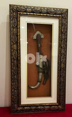 للبيع انتيكات خناجر في براويز  for sale antique daggers in frames 0