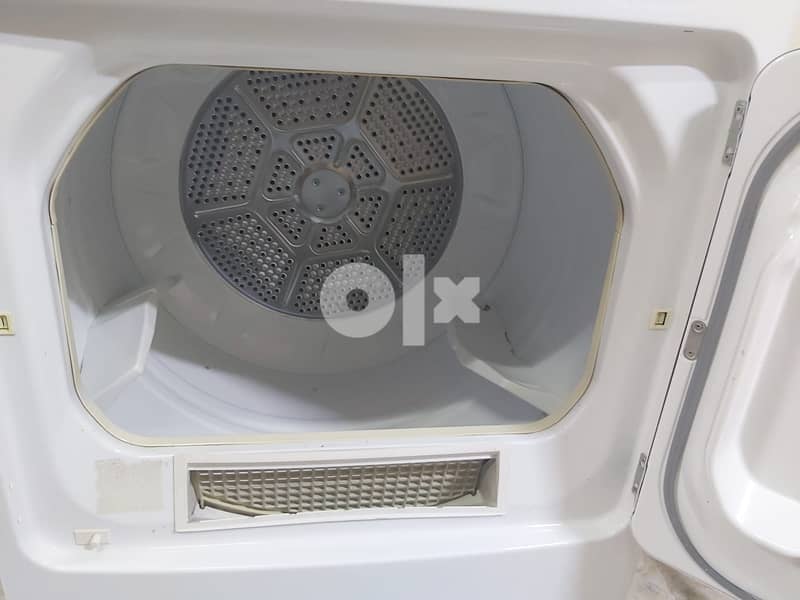 American Heavy Duty 13Kg Dryer in Excellent Shape 4