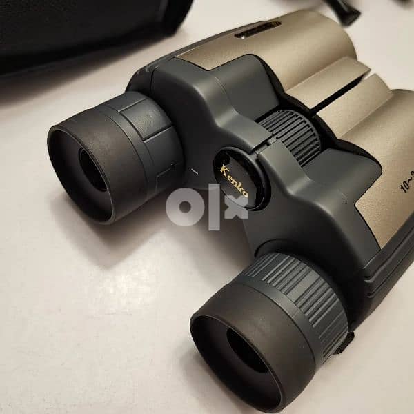 small binocular 0