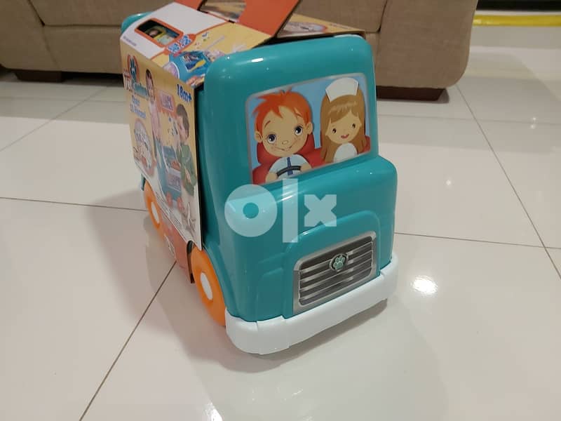 Kids Toy - KEENWAY Mobile Vet Centre (New) 0