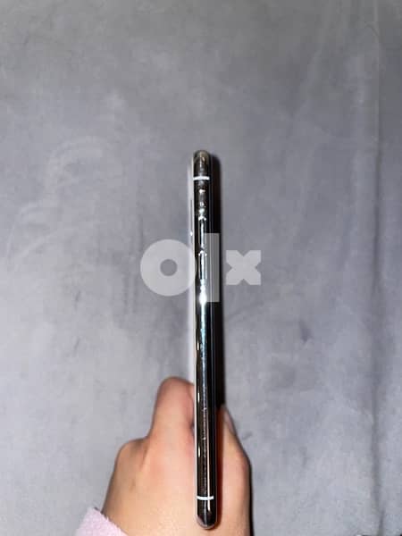 IPHONE XS 4