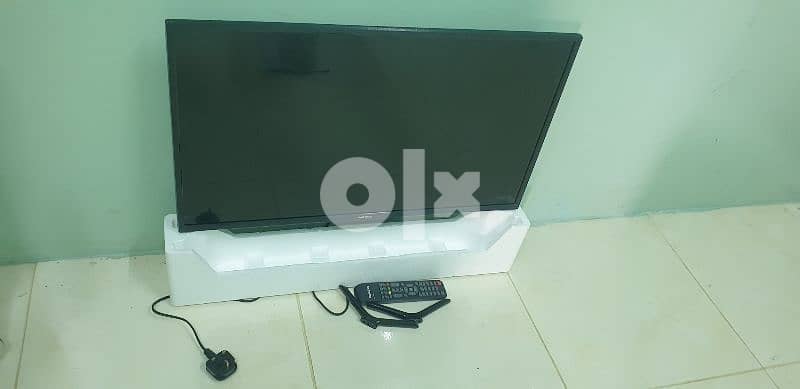 DAEWOO 32-inch TV + Chrome cast + Airtel Receiver 1