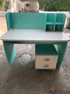Kid’s Desk with Drawers 0